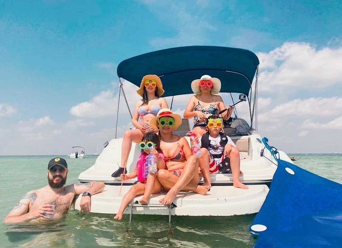 26FT SEA RAY SUNDECK - View 26