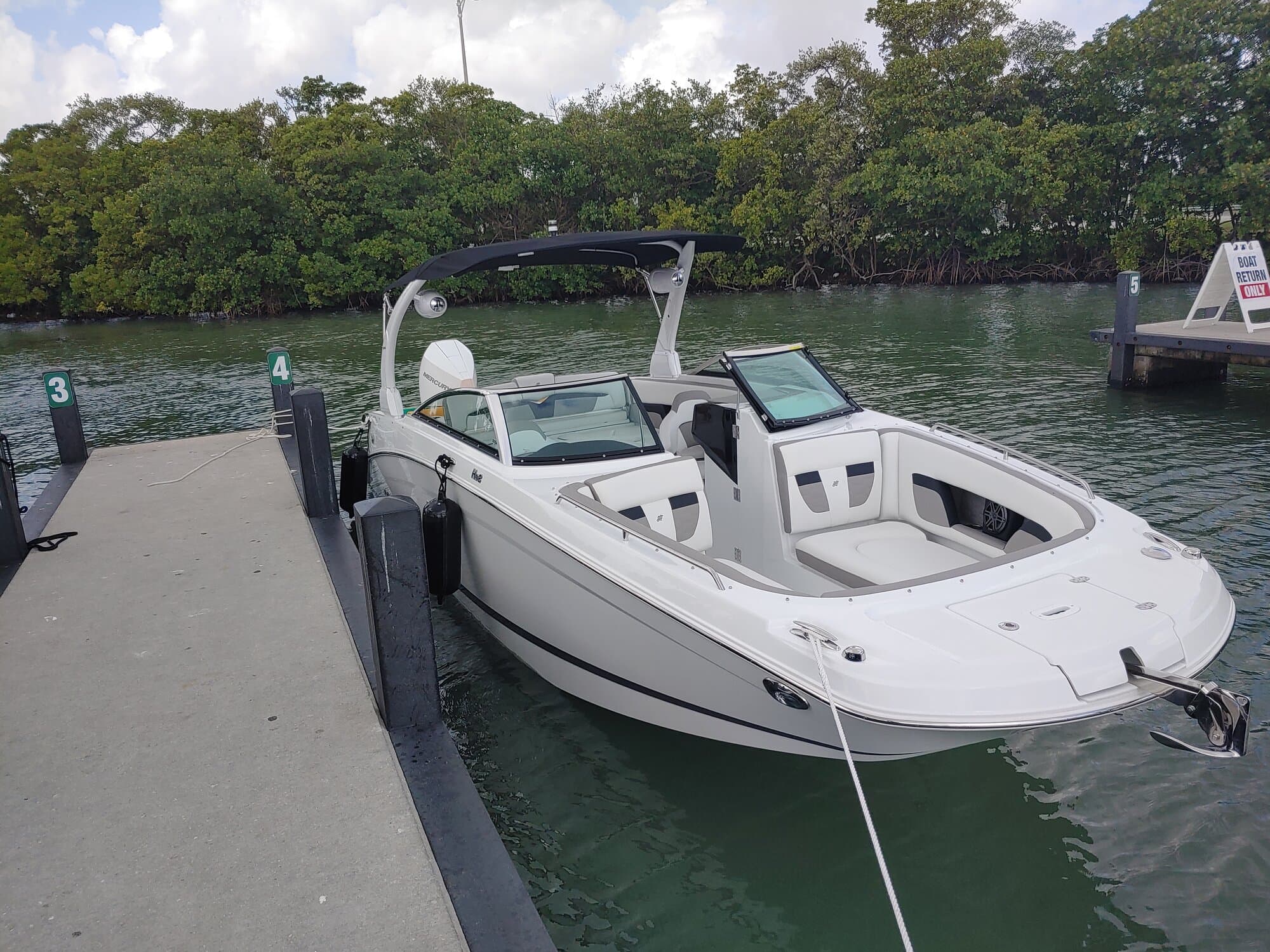 27FT FOUR WINNS - View 3