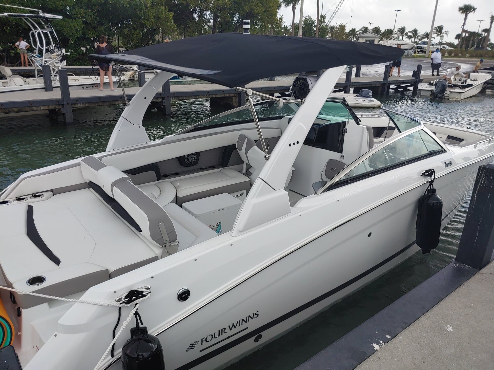 27FT FOUR WINNS - View 4