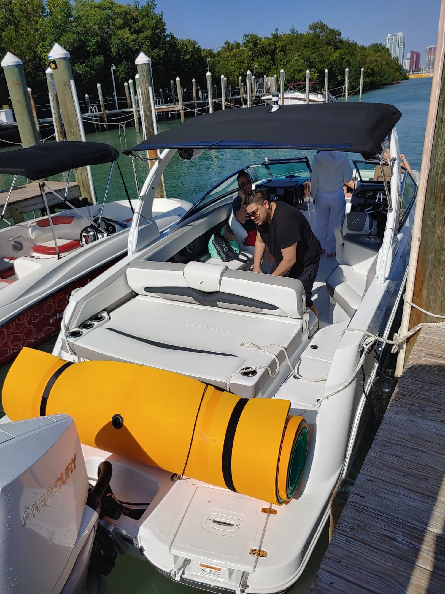 27FT FOUR WINNS - View 13