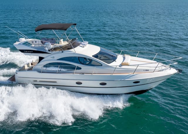 Azimut 45FT rental in Miami