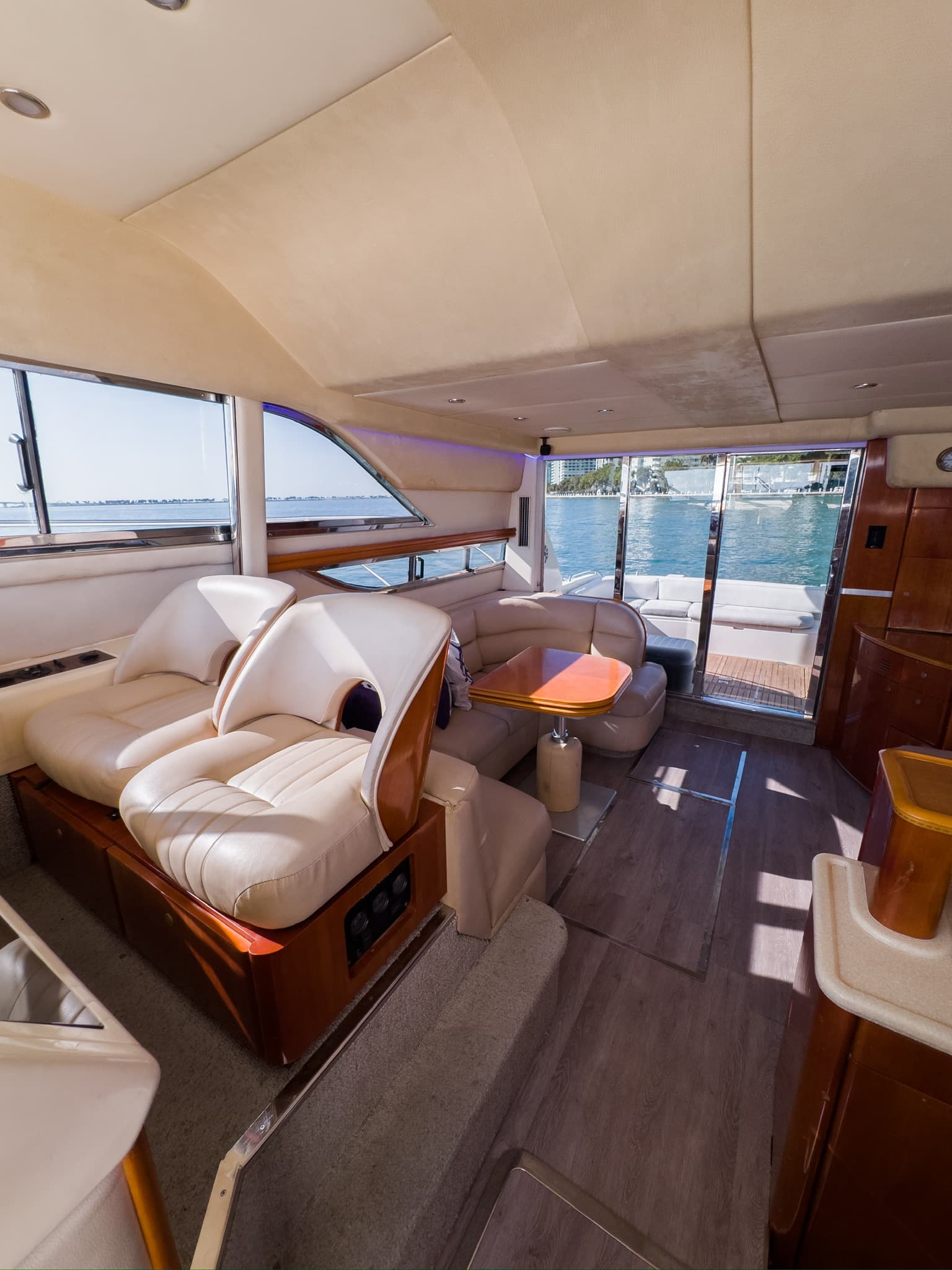48FT PRINCESS FLYBRIDGE - View 15