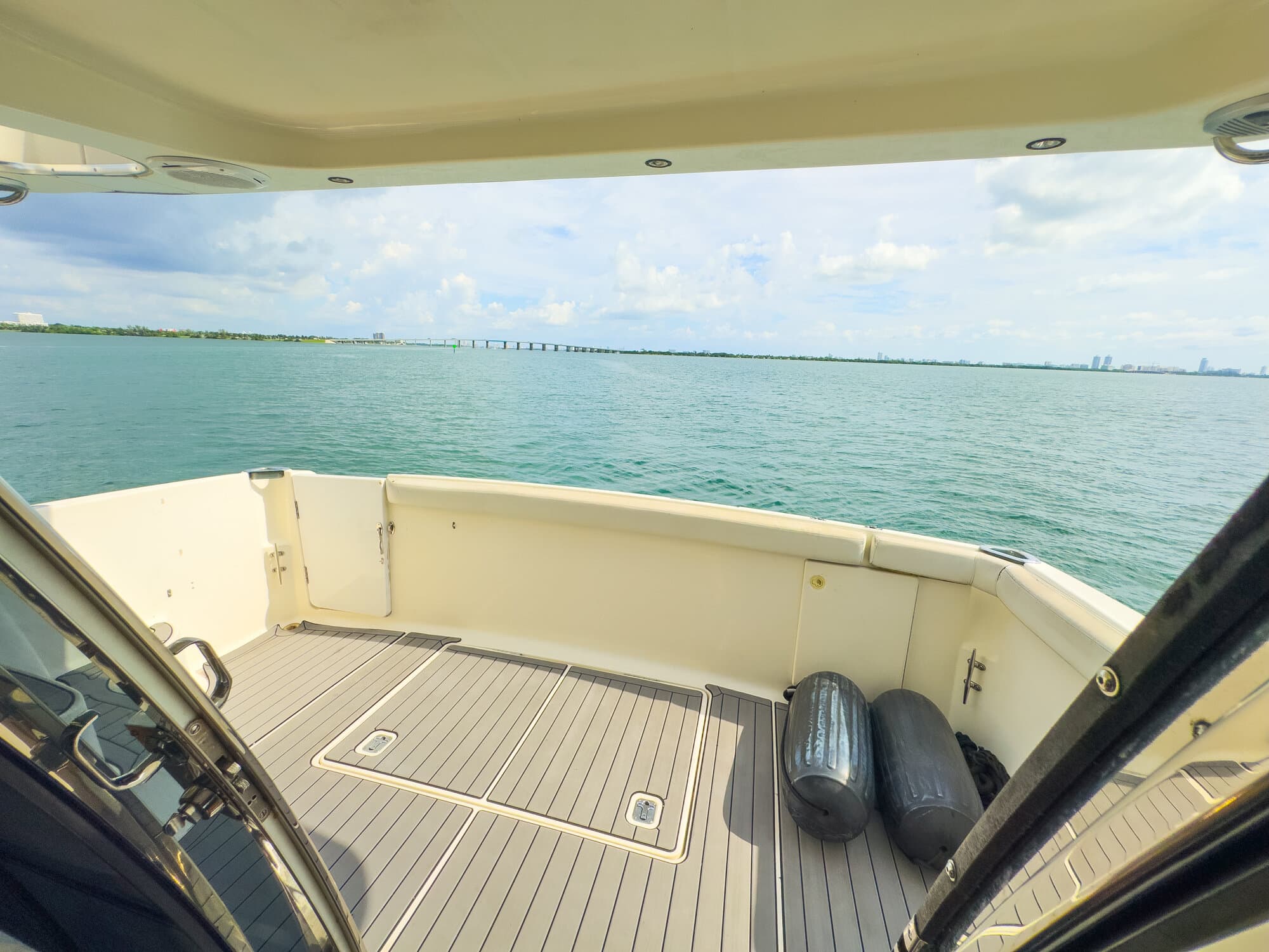 48FT SILVERTON WHITE - View 31