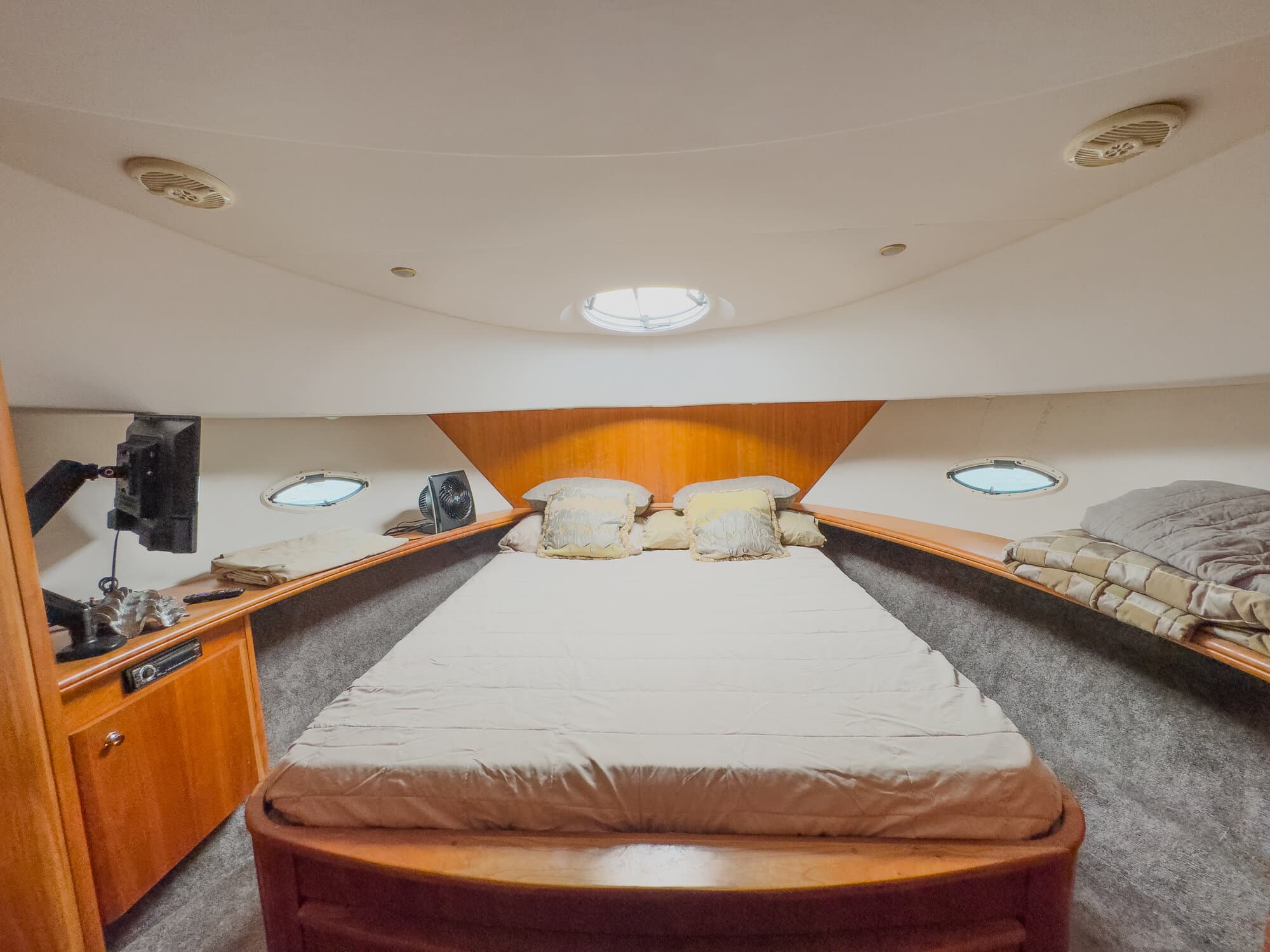 48FT SILVERTON WHITE - View 48