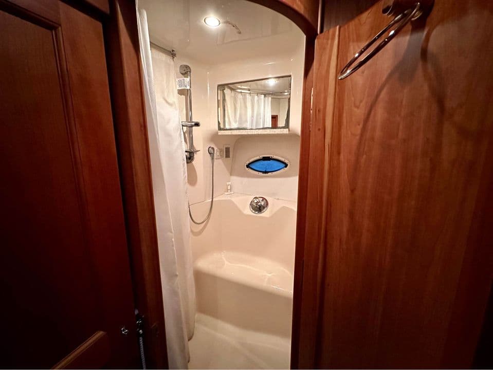 48FT SILVERTON WHITE - View 54