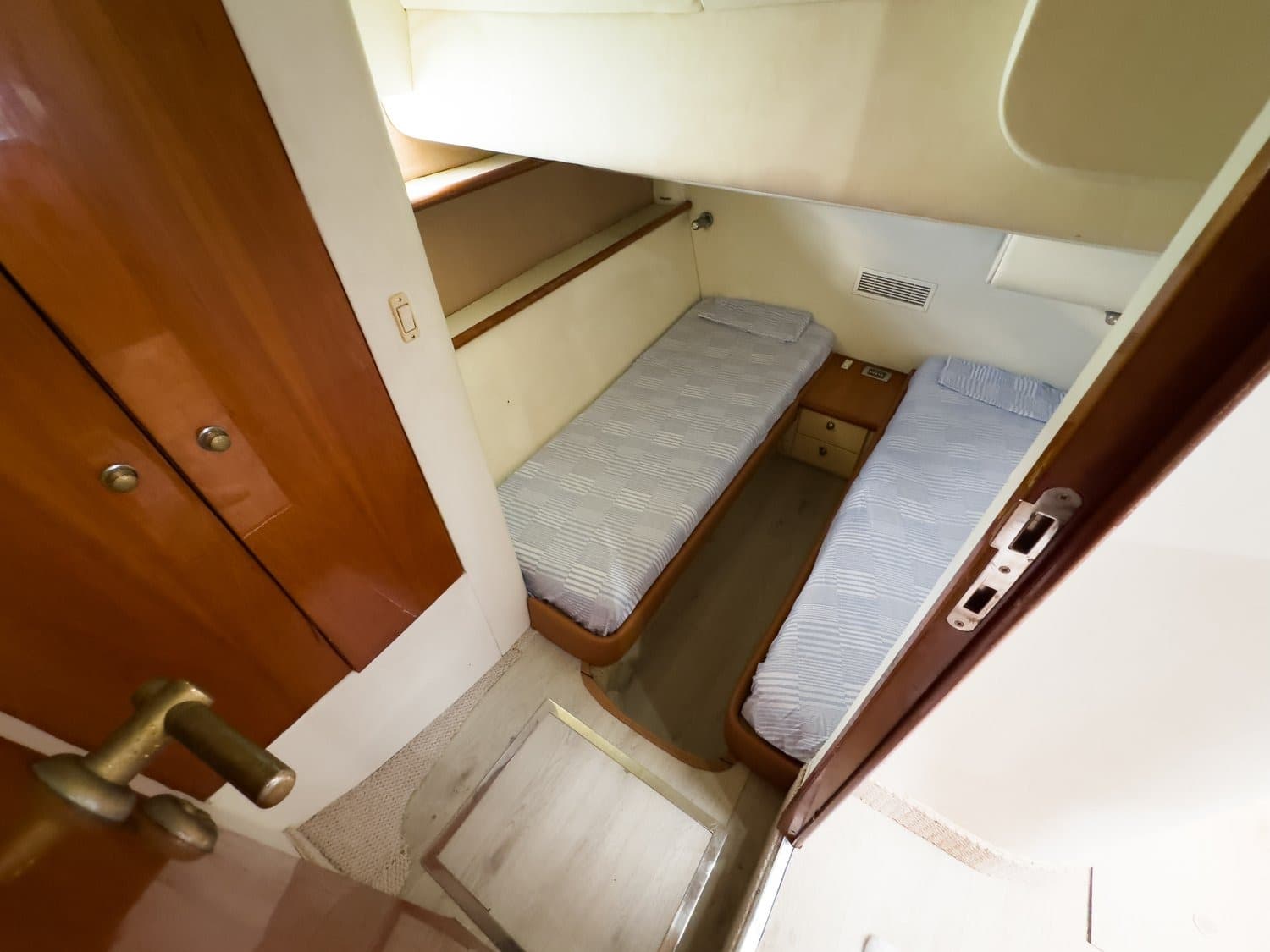 50FT MANHATTAN - View 37