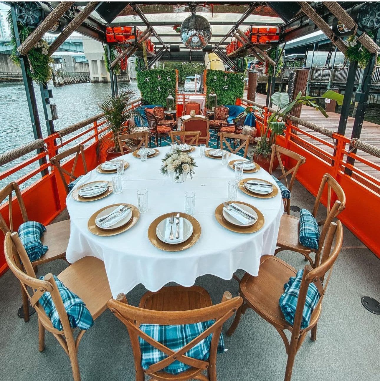 50FT PONTOON (CHAMPAGNE) - View 11