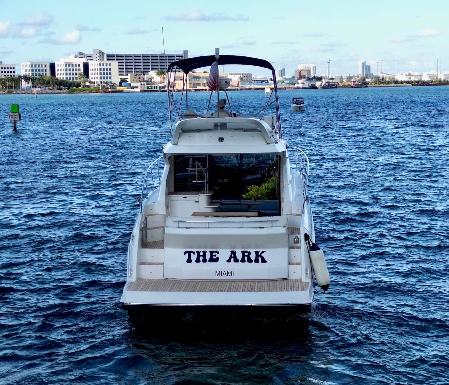 52' Beneteau Flybridge Venetian - View 23