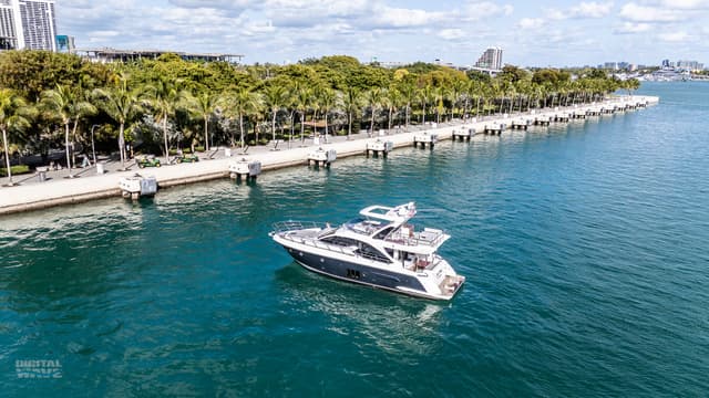 Azimut 52FT rental in Miami