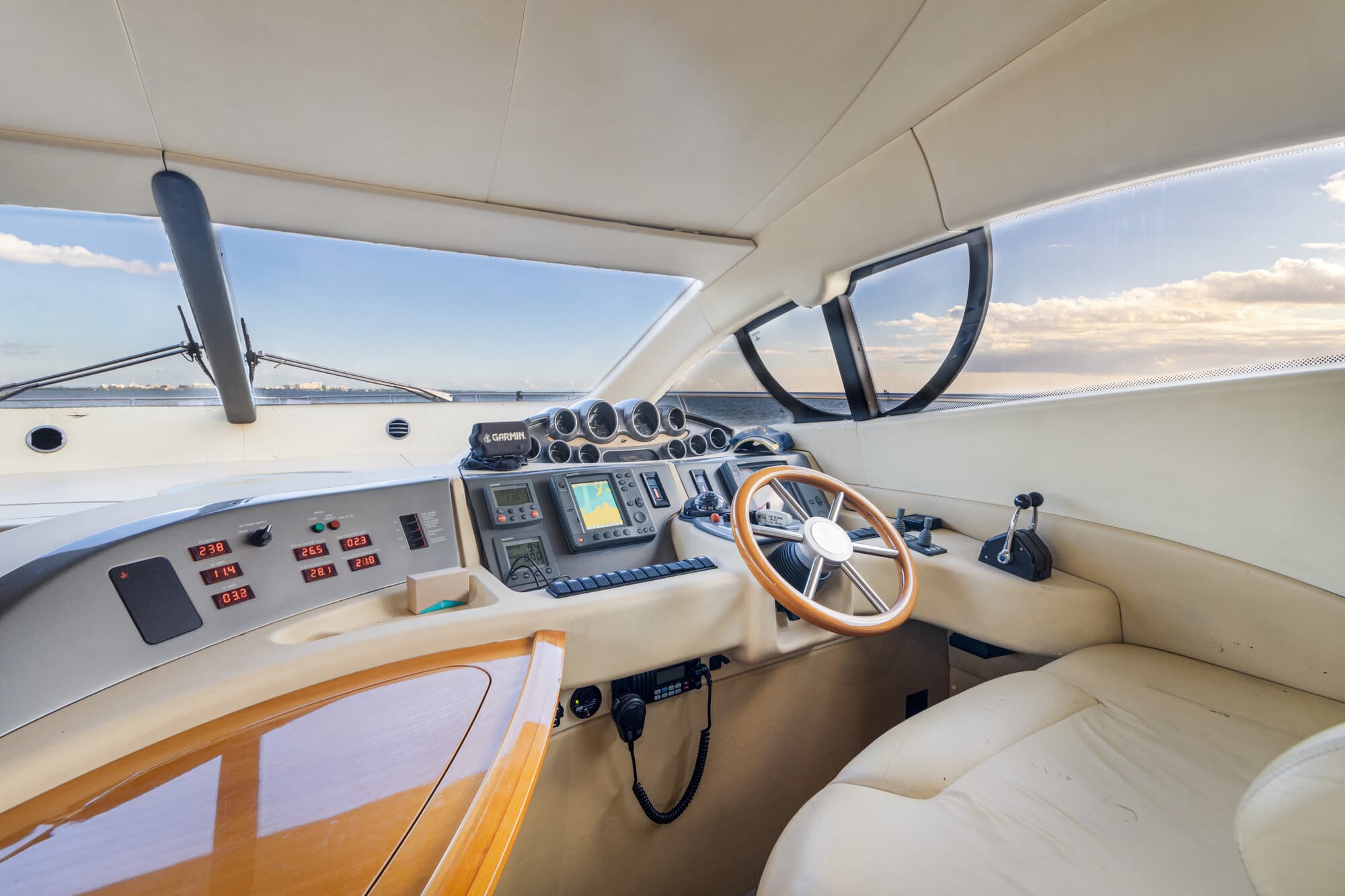 55 AZIMUT FLY - View 25