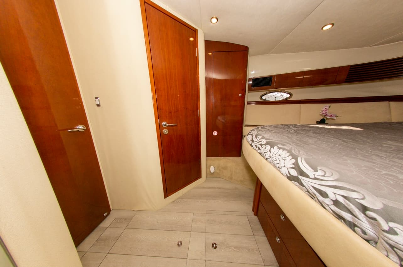 57FT FAIRLINE FLYBRIDGE - View 33