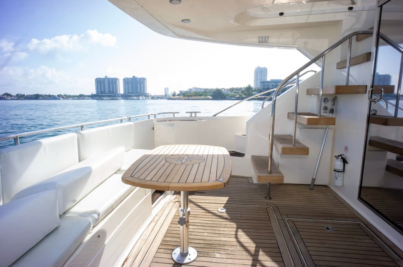 57FT FAIRLINE FLYBRIDGE - View 48