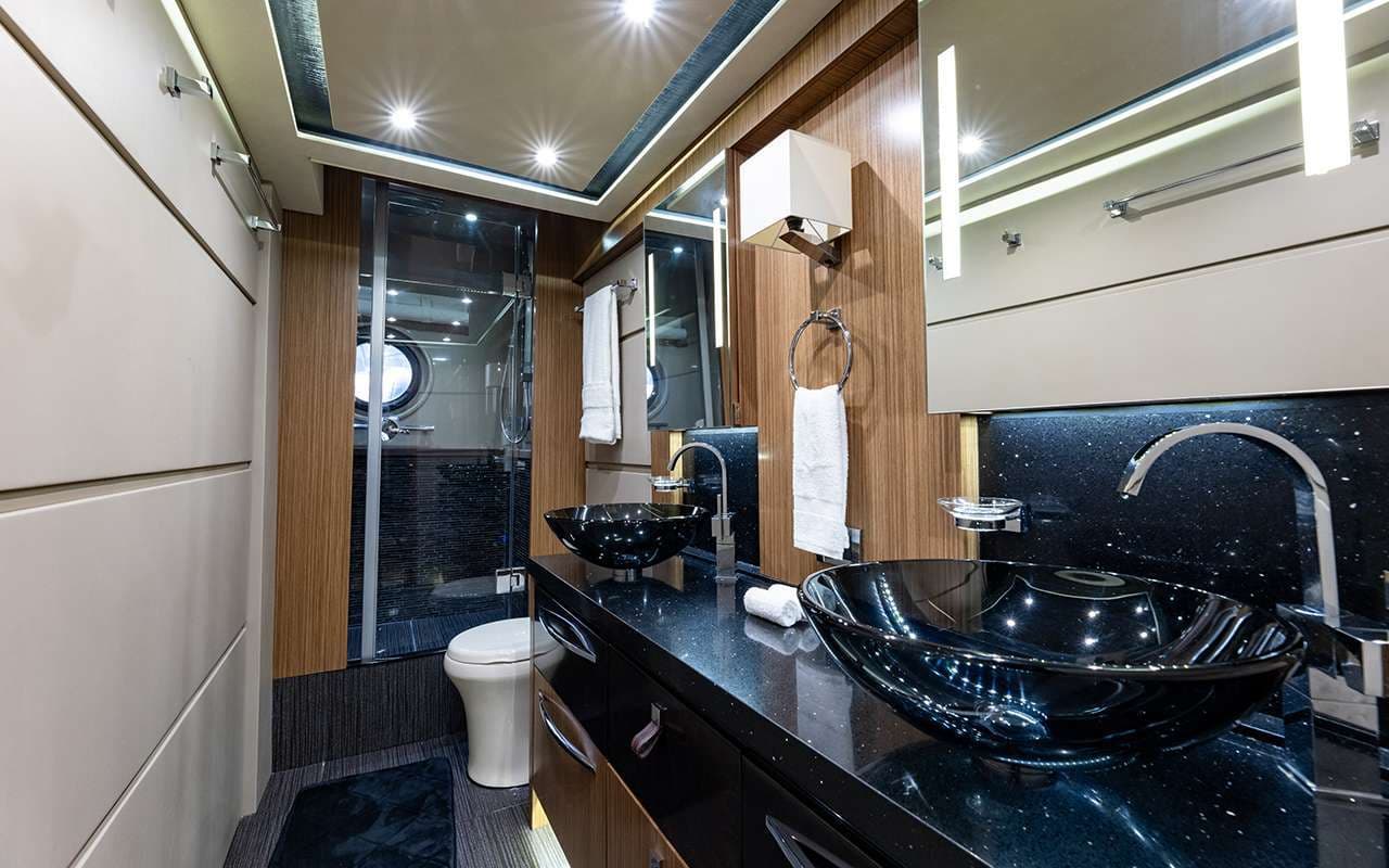 68ft Sea ray Fly 2018 - View 28