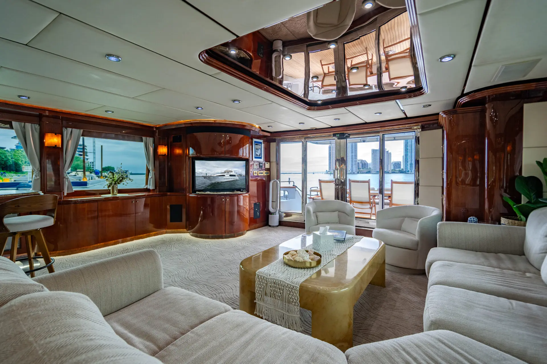 105FT AQUA with Jacuzzi - View 16