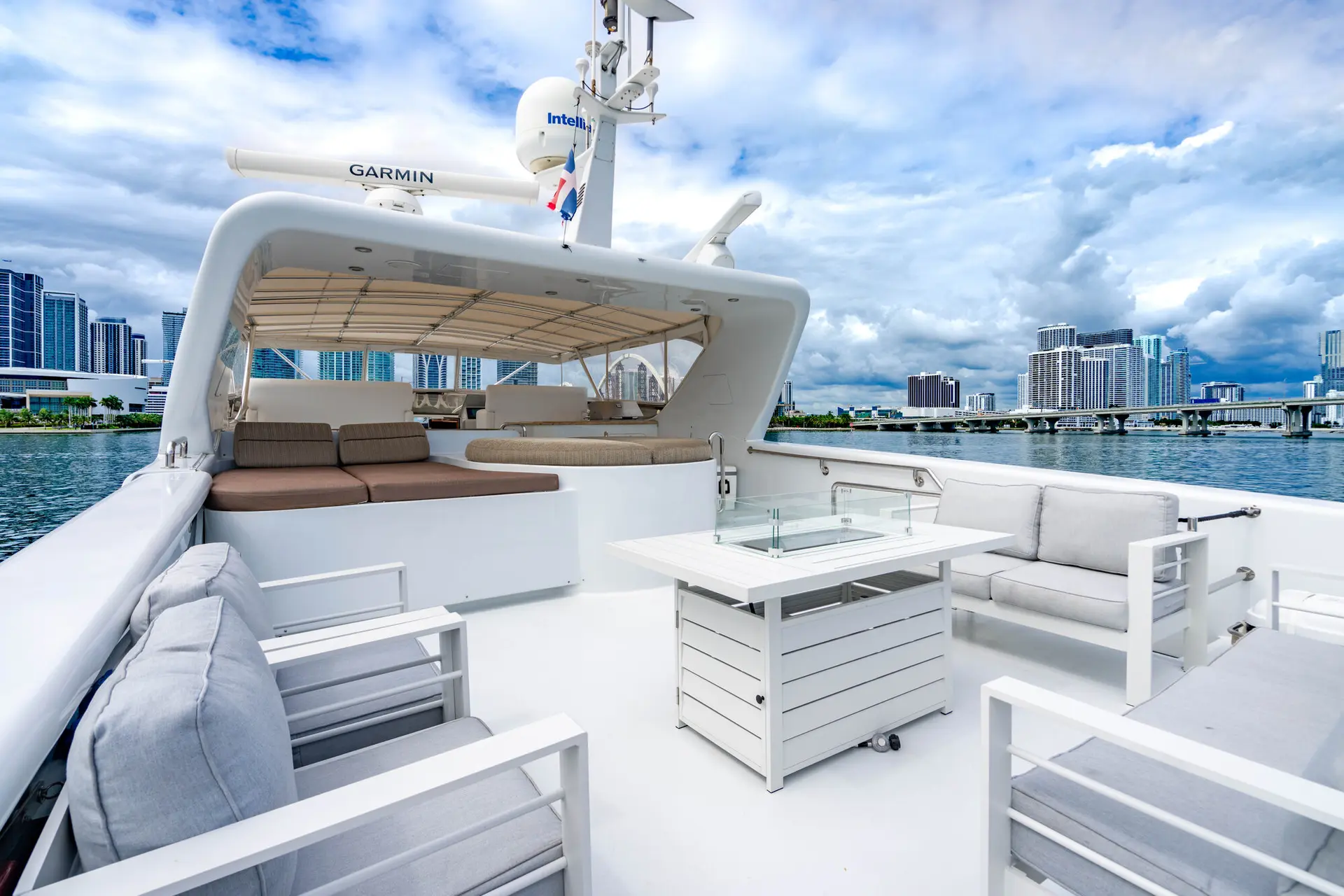 105FT AQUA with Jacuzzi - View 18