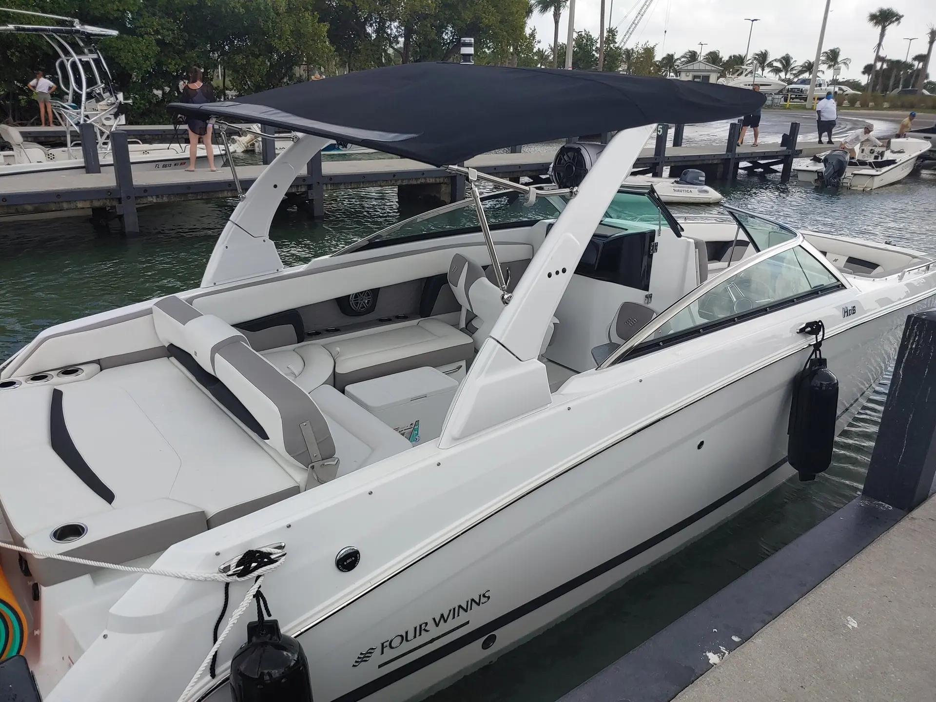27FT FOUR WINNS - View 4
