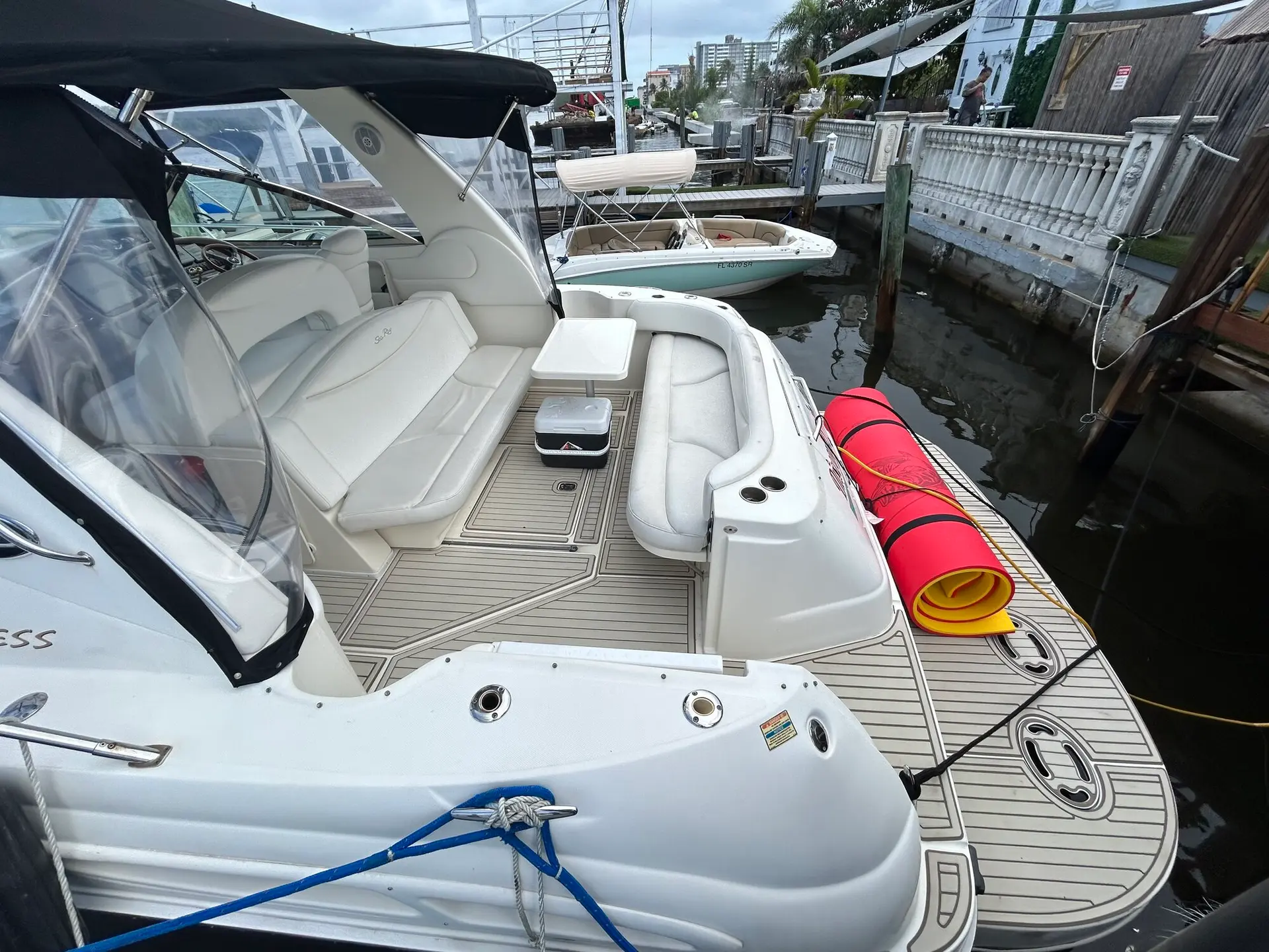 Discover 45ft Sea Ray in Miami! - View 10