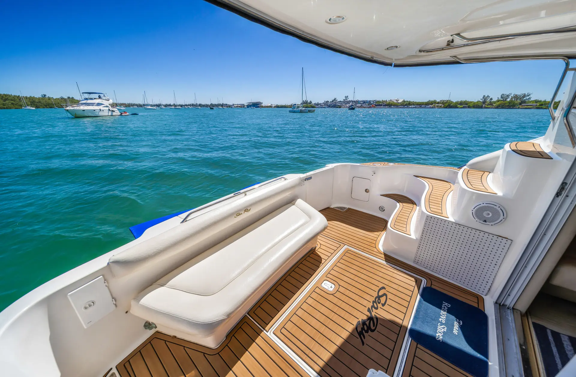 47FT SEA RAY FLY - View 3