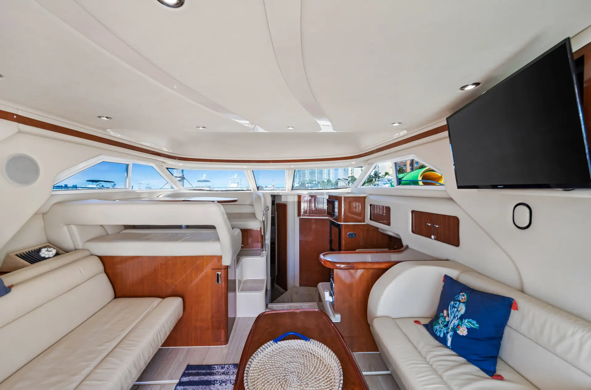 47FT SEA RAY FLY - View 4