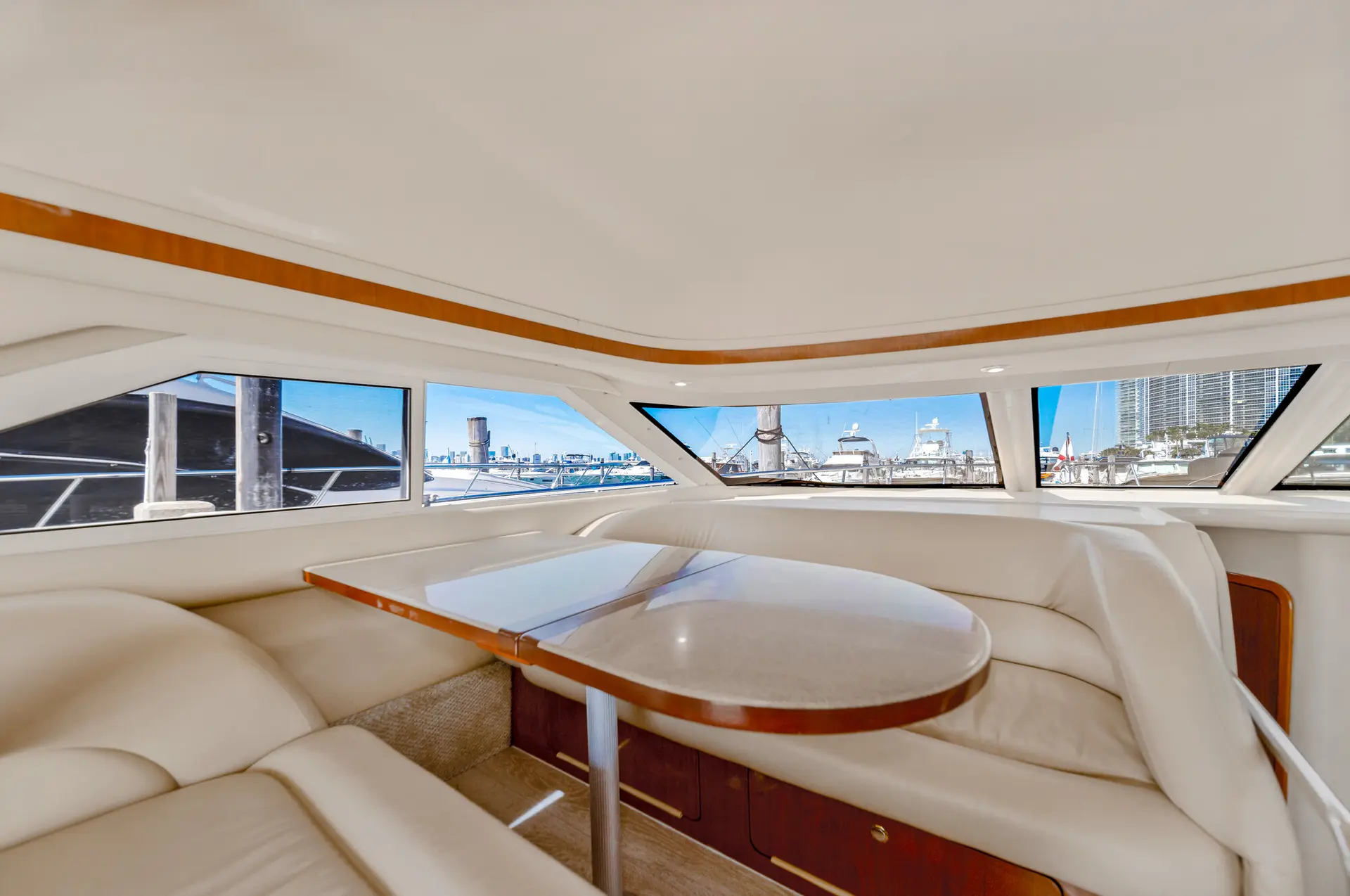 47FT SEA RAY FLY - View 8