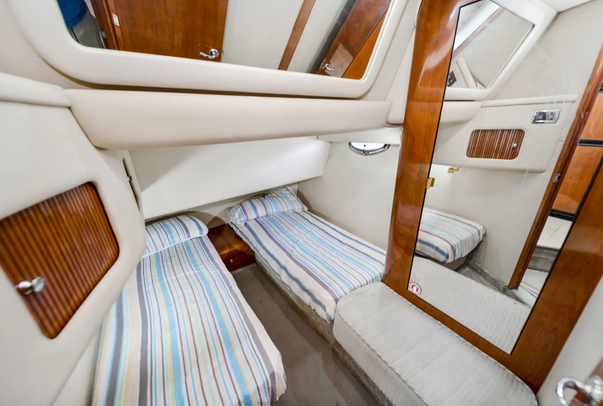 47FT SEA RAY FLY - View 15