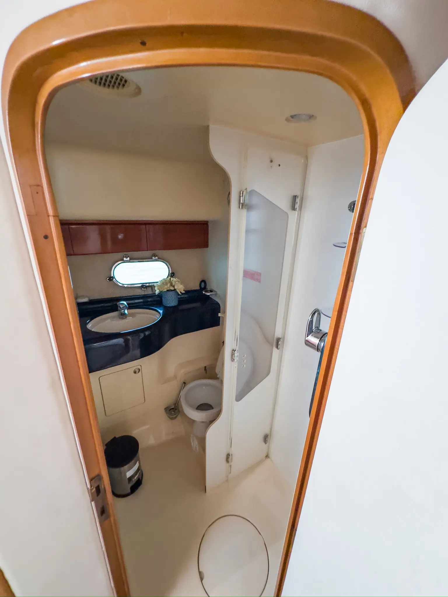 48FT PRINCESS FLYBRIDGE - View 11