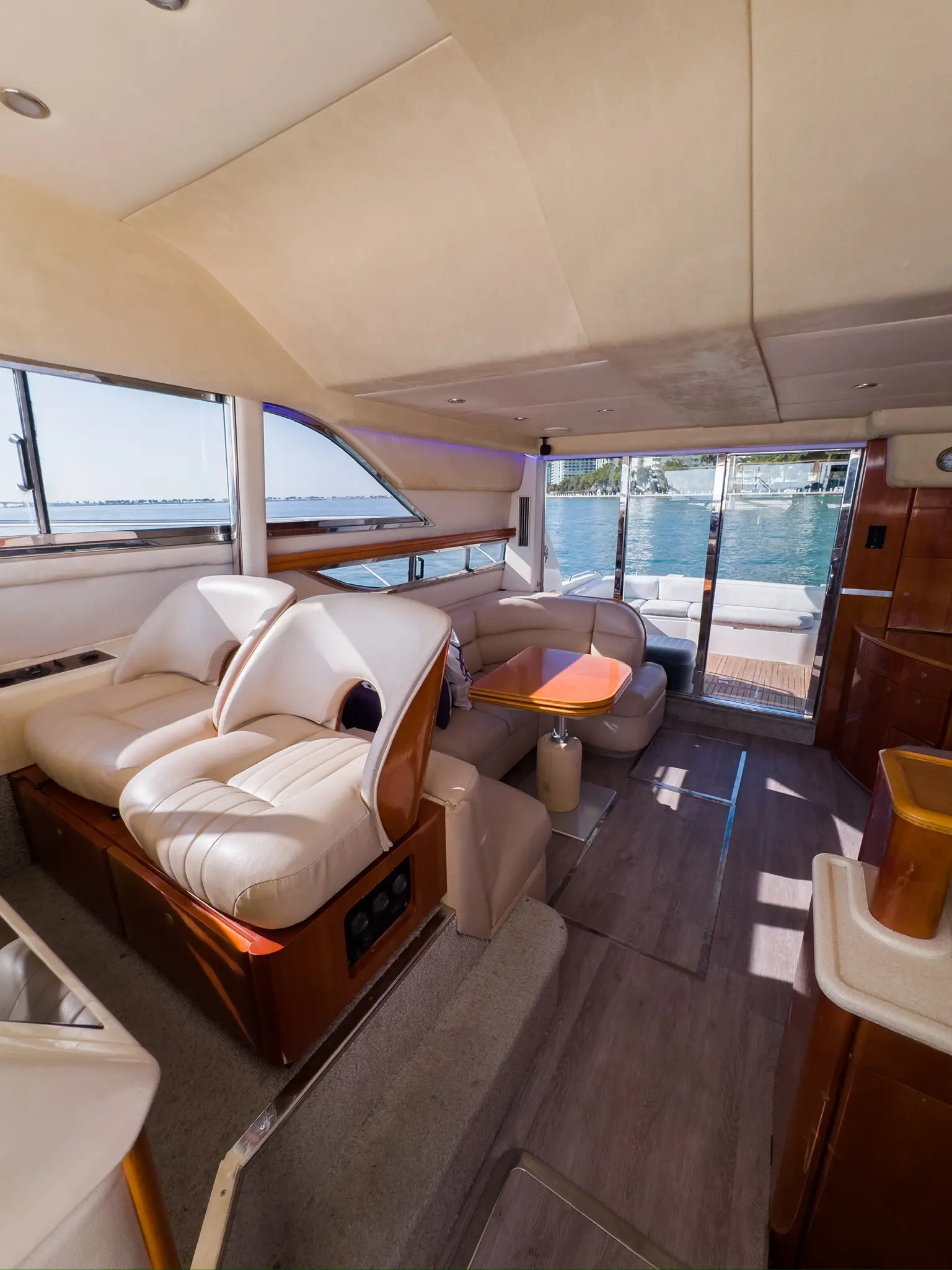 48FT PRINCESS FLYBRIDGE - View 14