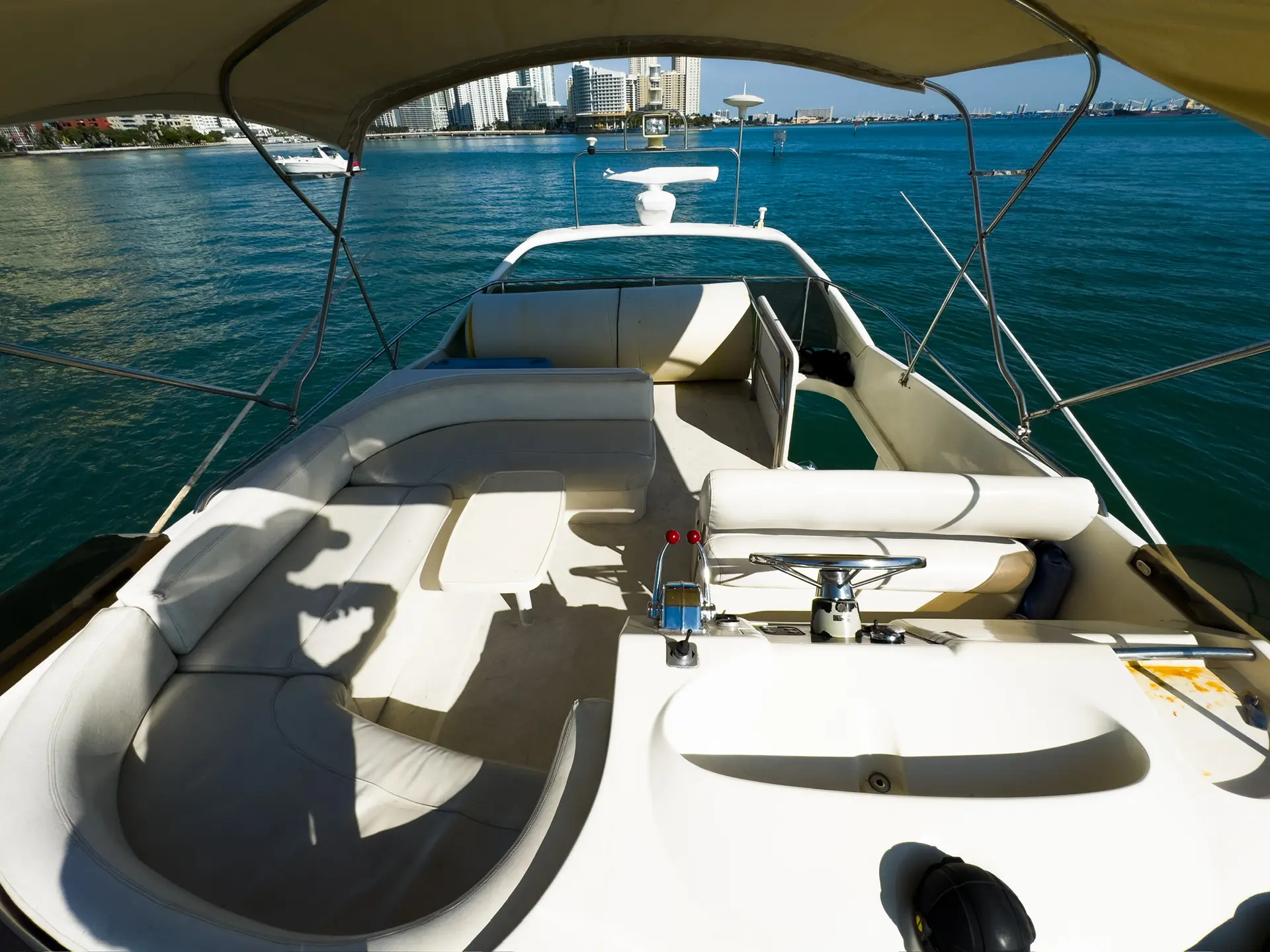 48FT PRINCESS FLYBRIDGE - View 15