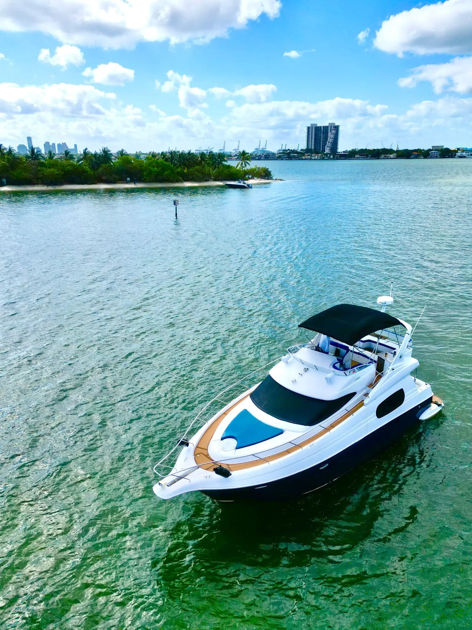 48FT SILVERTON BLUE - View 4