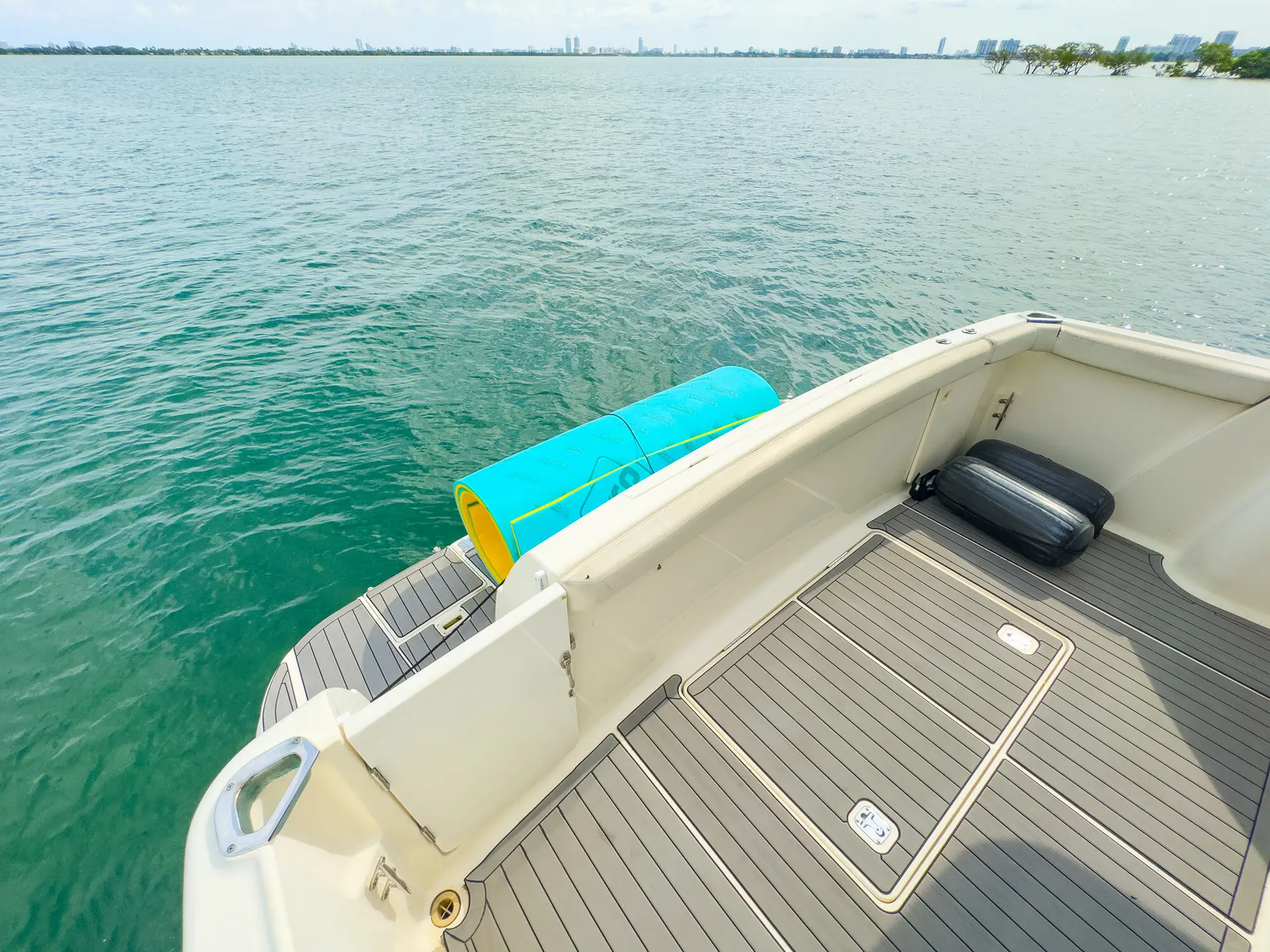 48FT SILVERTON WHITE - View 28