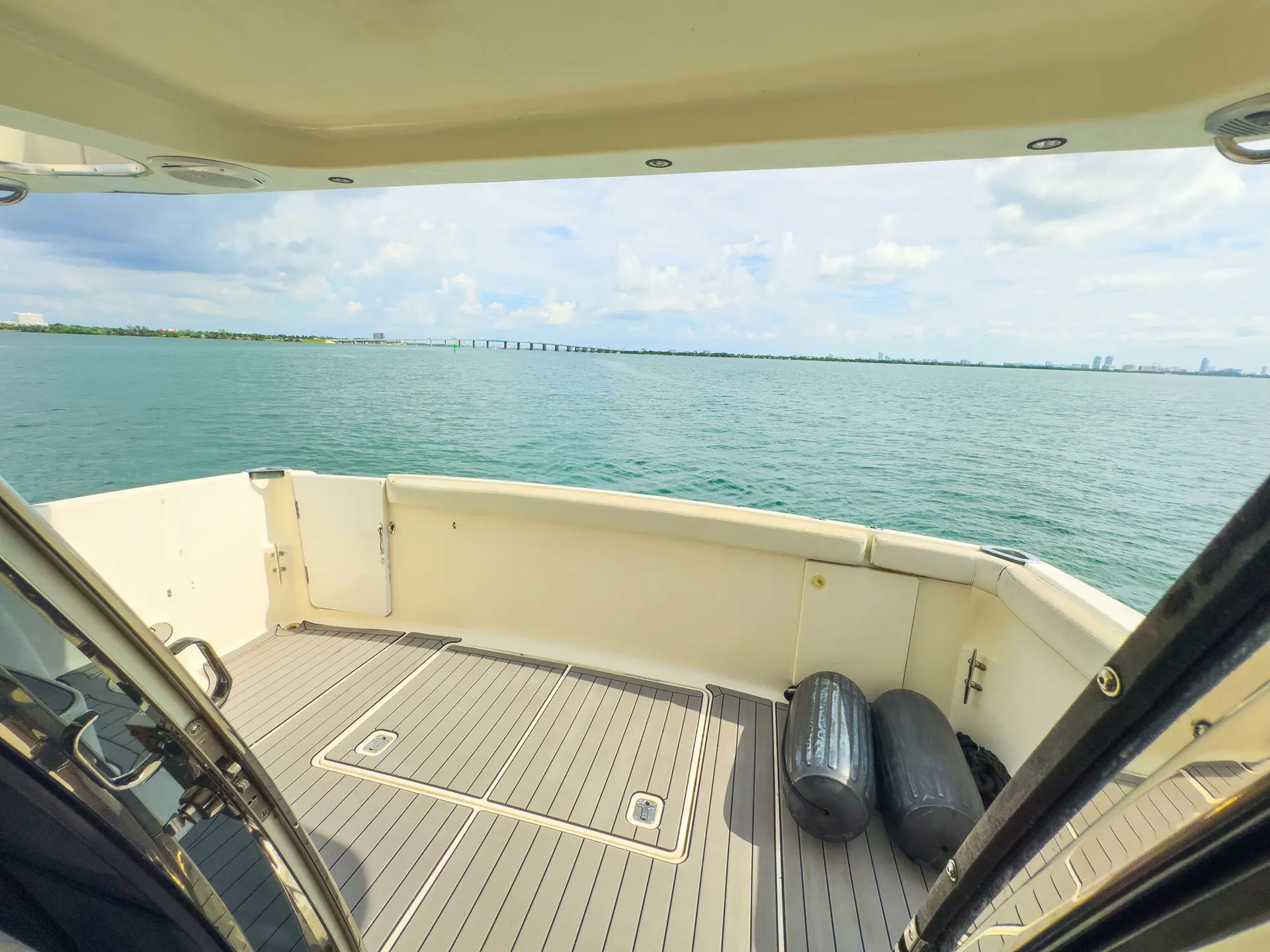 48FT SILVERTON WHITE - View 29
