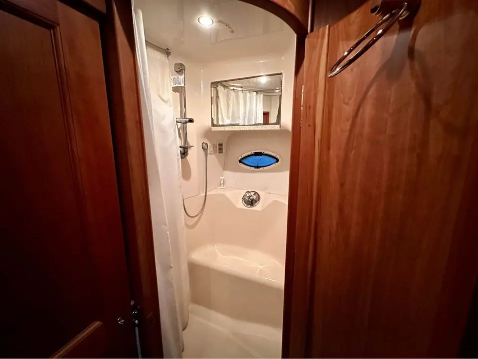 48FT SILVERTON WHITE - View 52