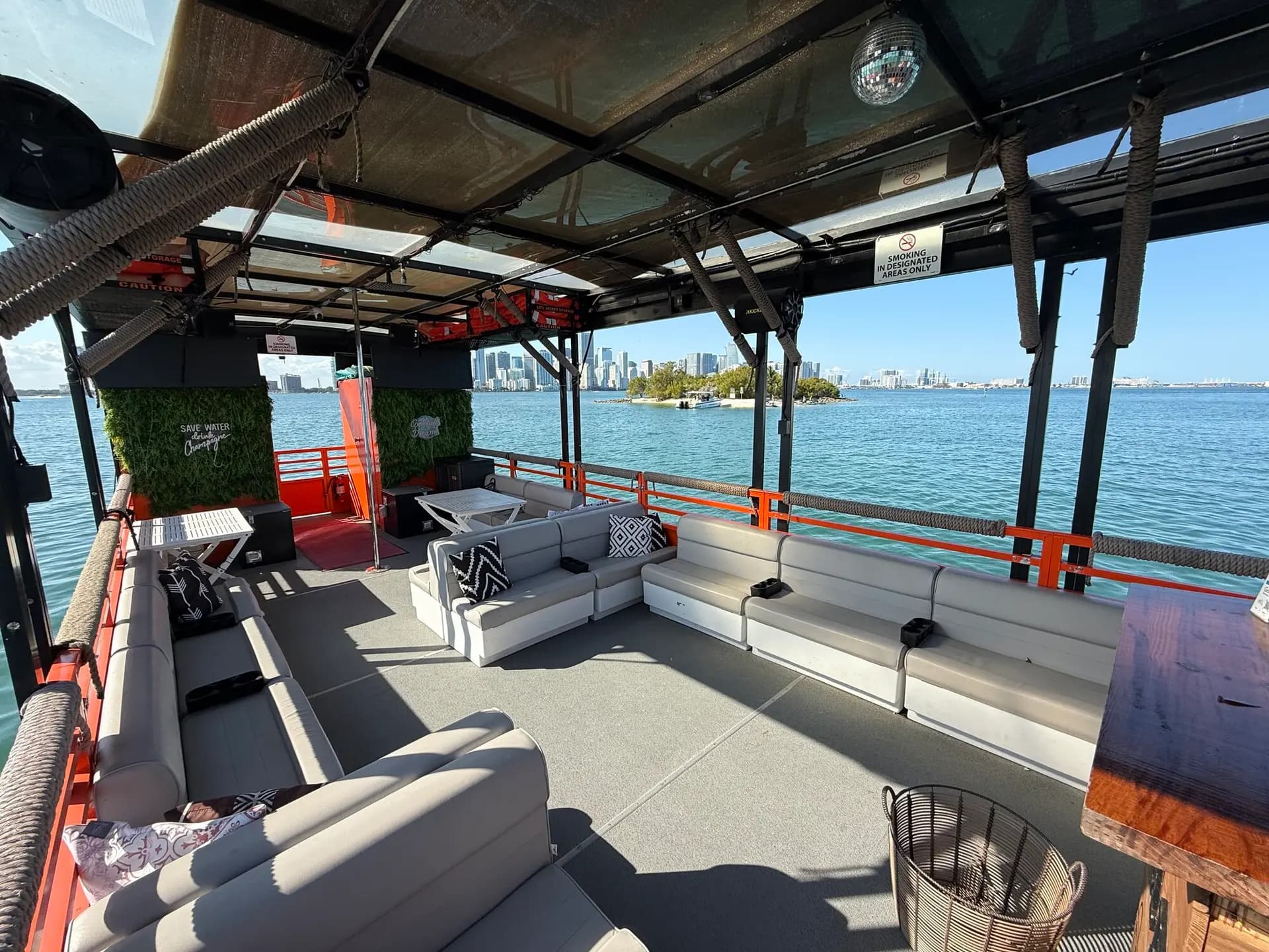 50FT PONTOON (CHAMPAGNE) - View 14