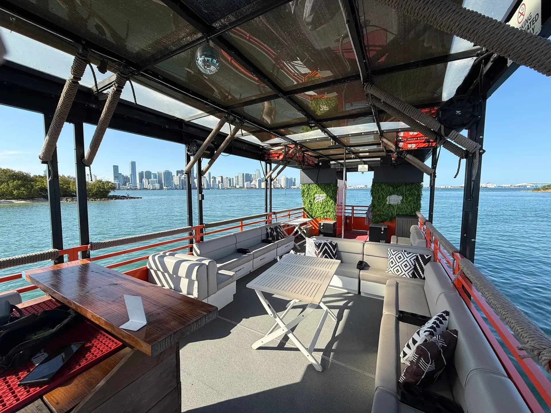 50FT PONTOON (CHAMPAGNE) - View 17