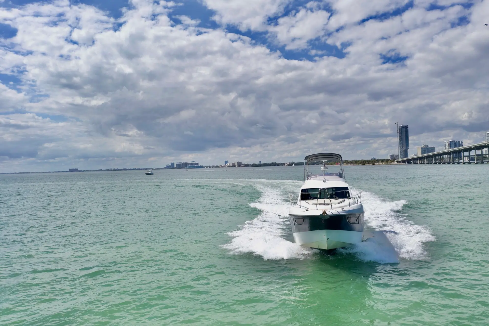 52' Beneteau Flybridge Venetian - View 4