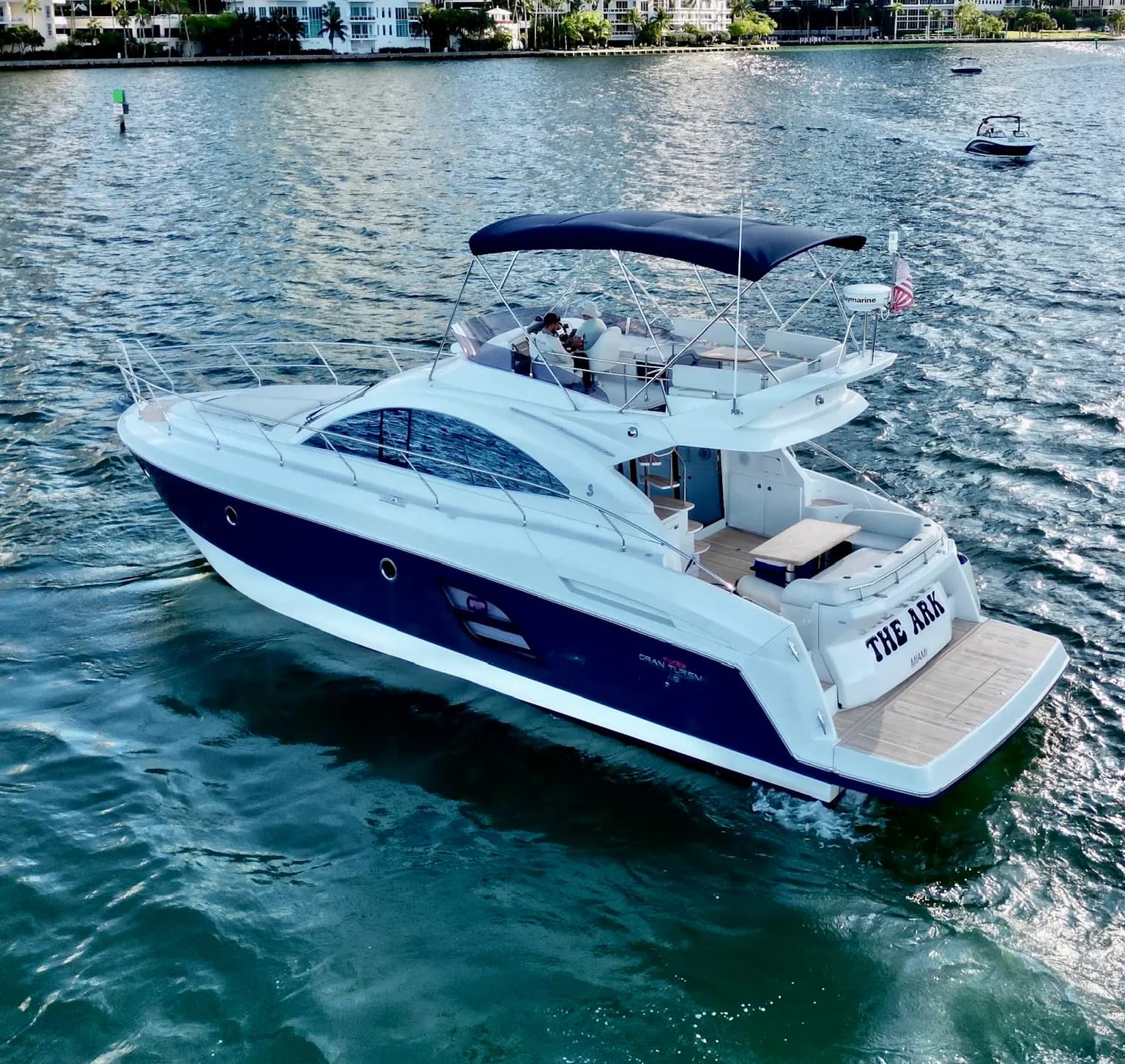 52' Beneteau Flybridge Venetian - View 16