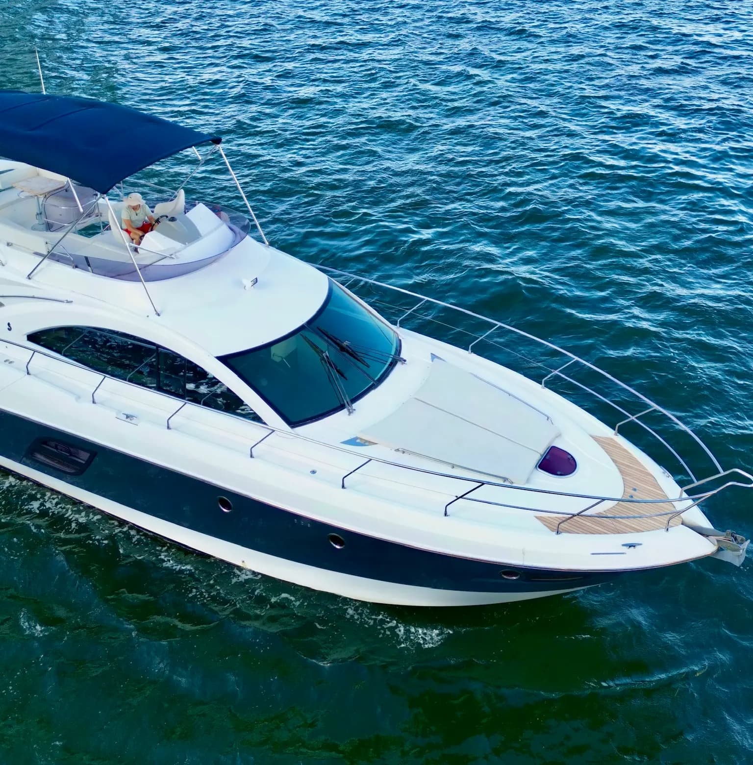 52' Beneteau Flybridge Venetian - View 19