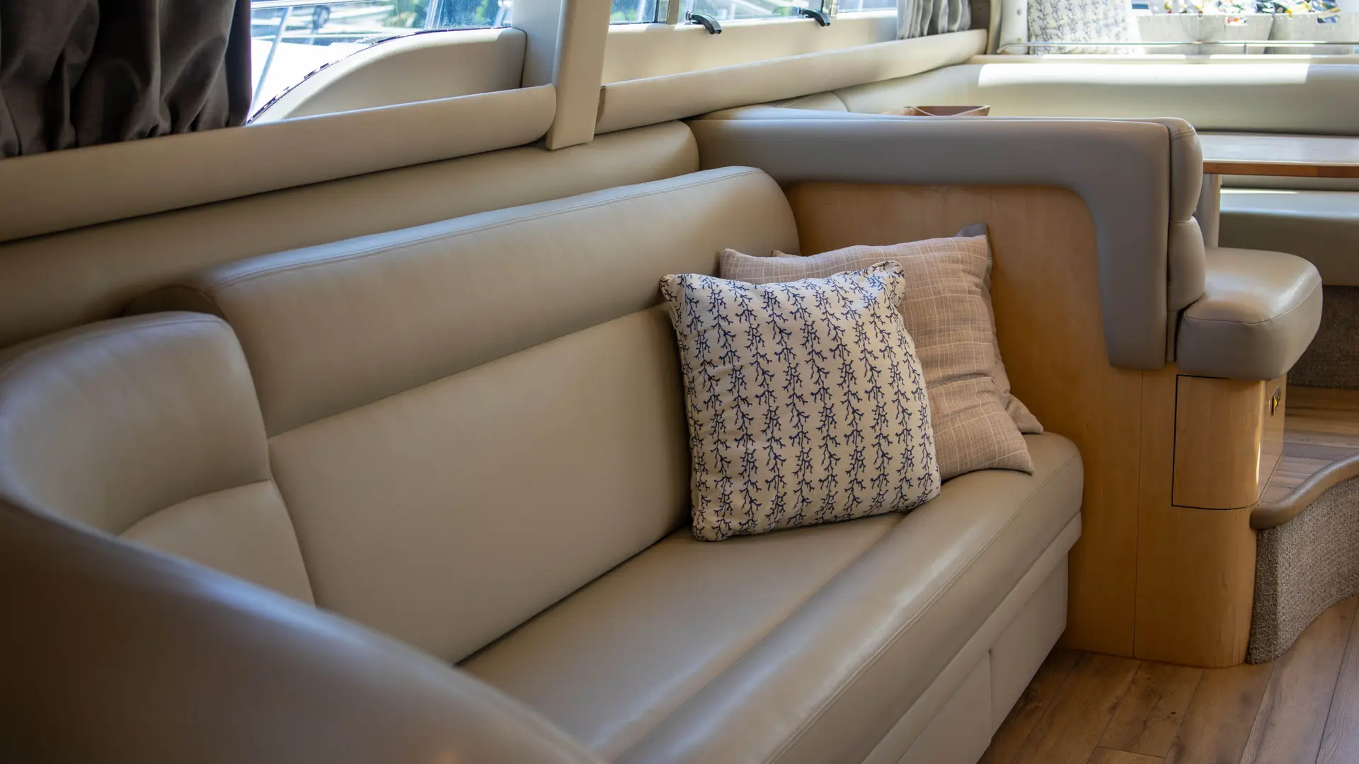 52FT SEA RAY FORT - View 21