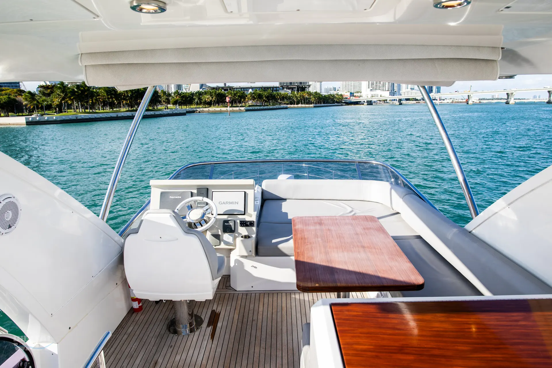 52FT Azimut Flybridge 2020 - View 13