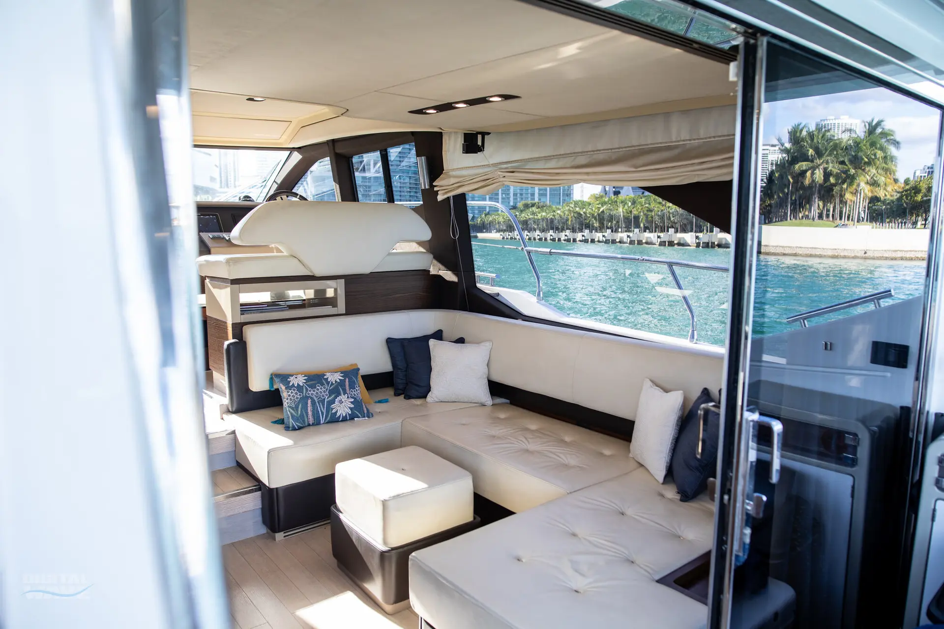 52FT Azimut Flybridge 2020 - View 21