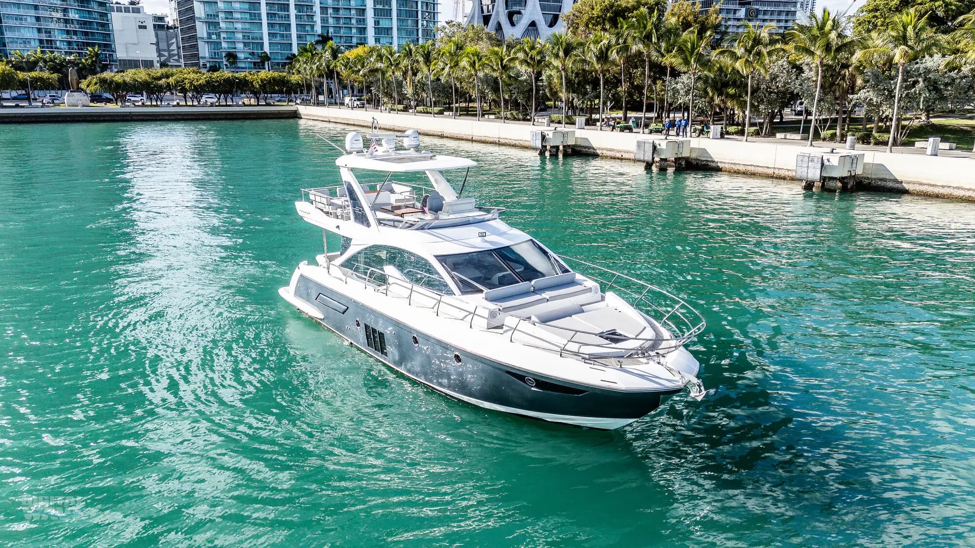 52FT Azimut Flybridge 2020 - View 33
