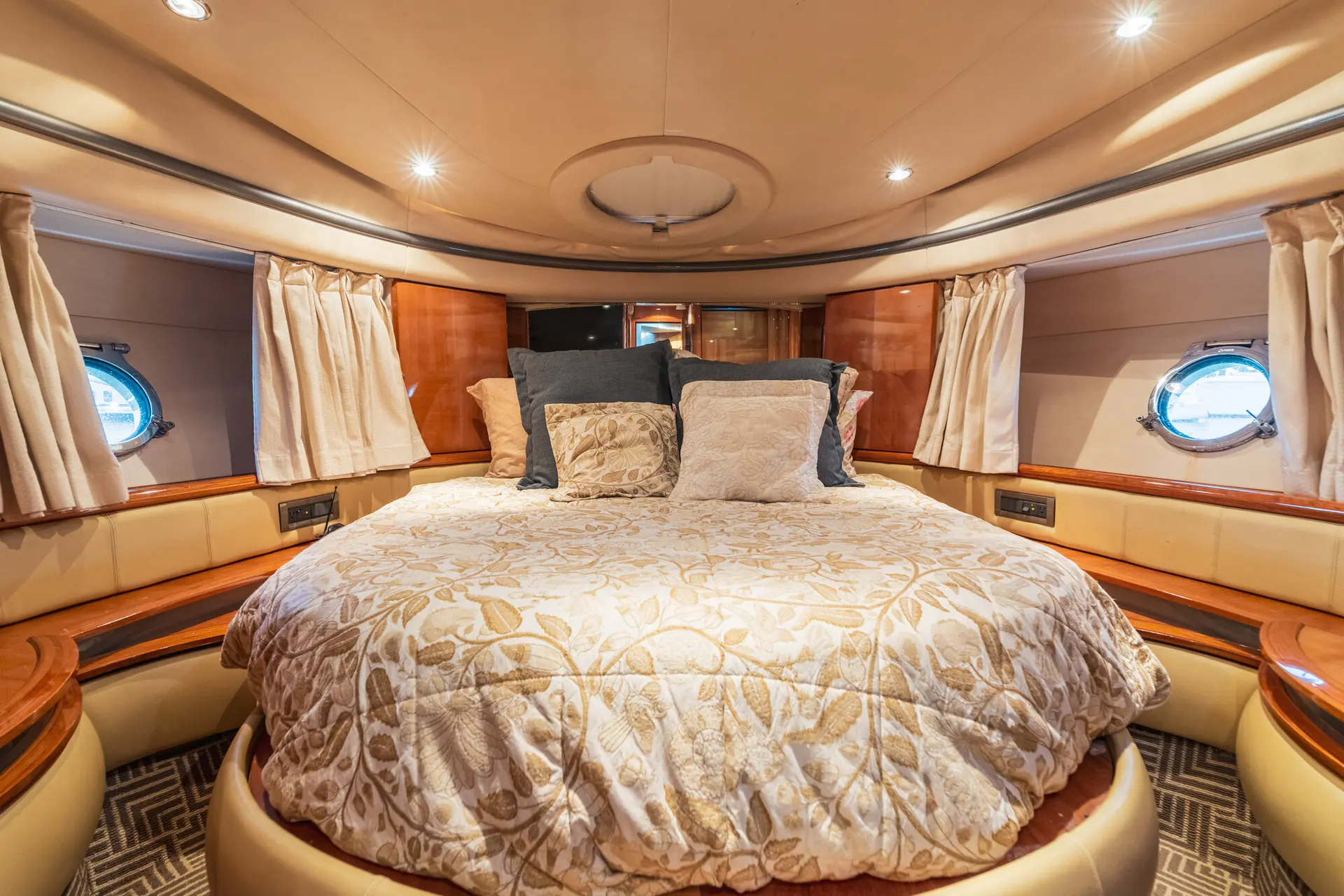 55 AZIMUT FLY - View 27