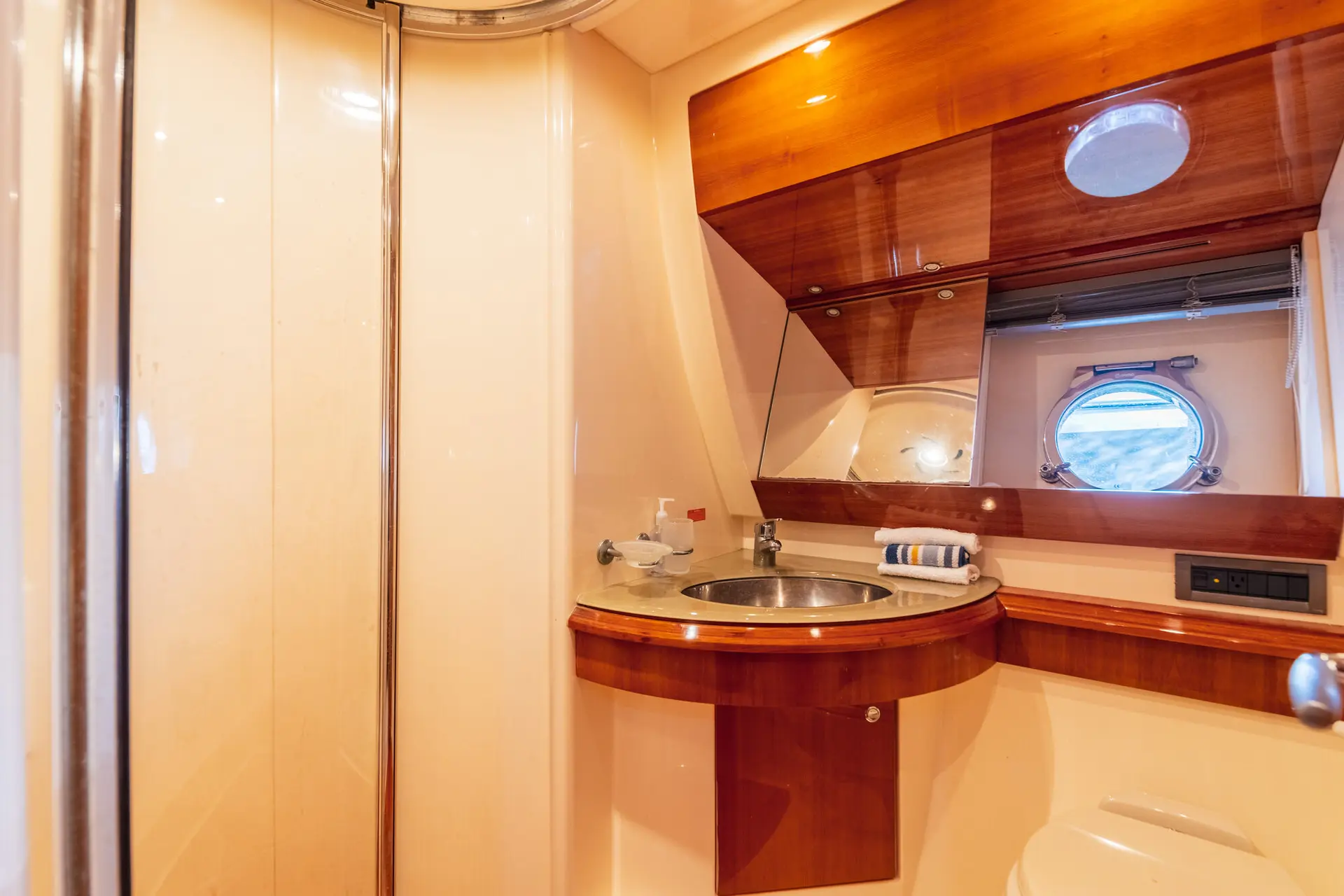55 AZIMUT FLY - View 36