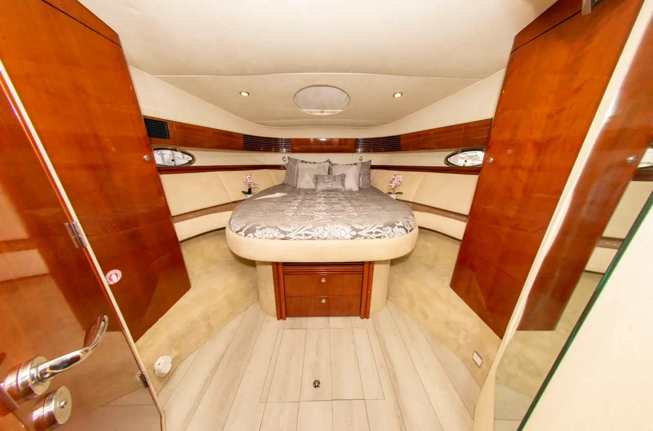 57FT FAIRLINE FLYBRIDGE - View 30