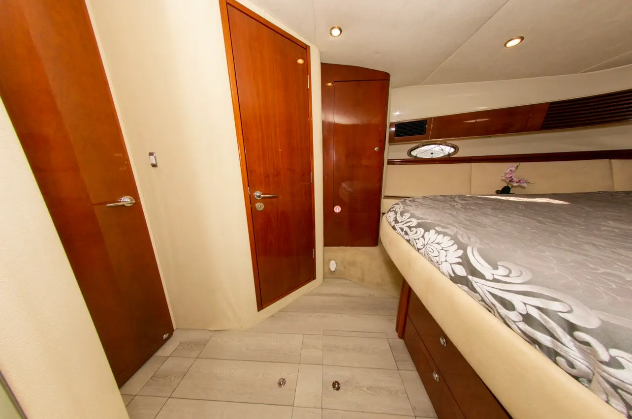57FT FAIRLINE FLYBRIDGE - View 31