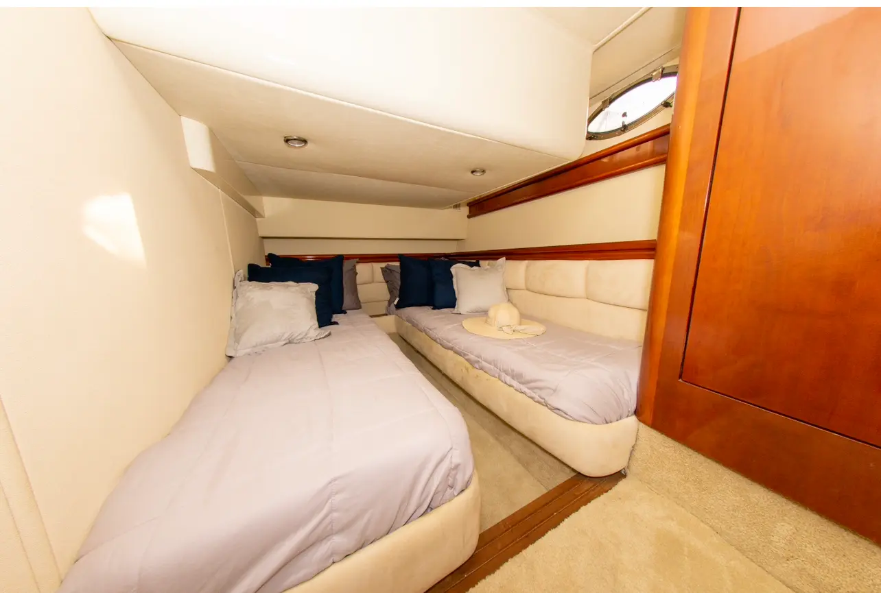57FT FAIRLINE FLYBRIDGE - View 32
