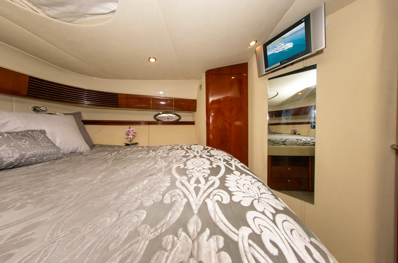 57FT FAIRLINE FLYBRIDGE - View 34