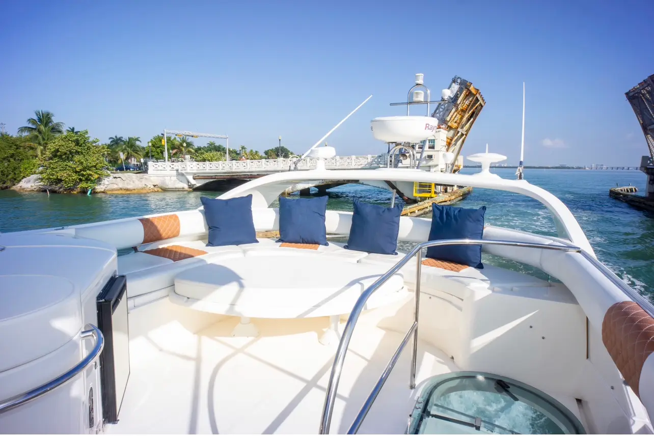 57FT FAIRLINE FLYBRIDGE - View 48