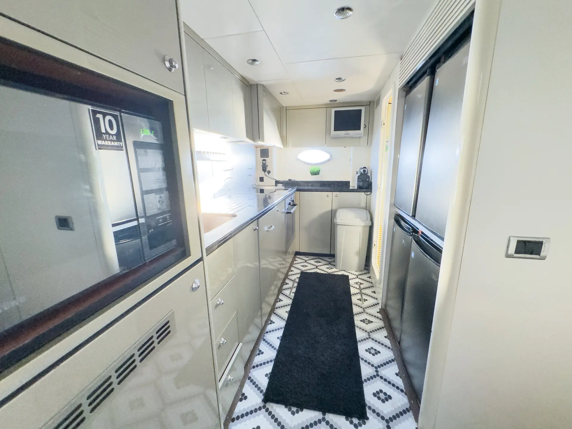 82FT SUNSEEKER PREDATOR - View 14