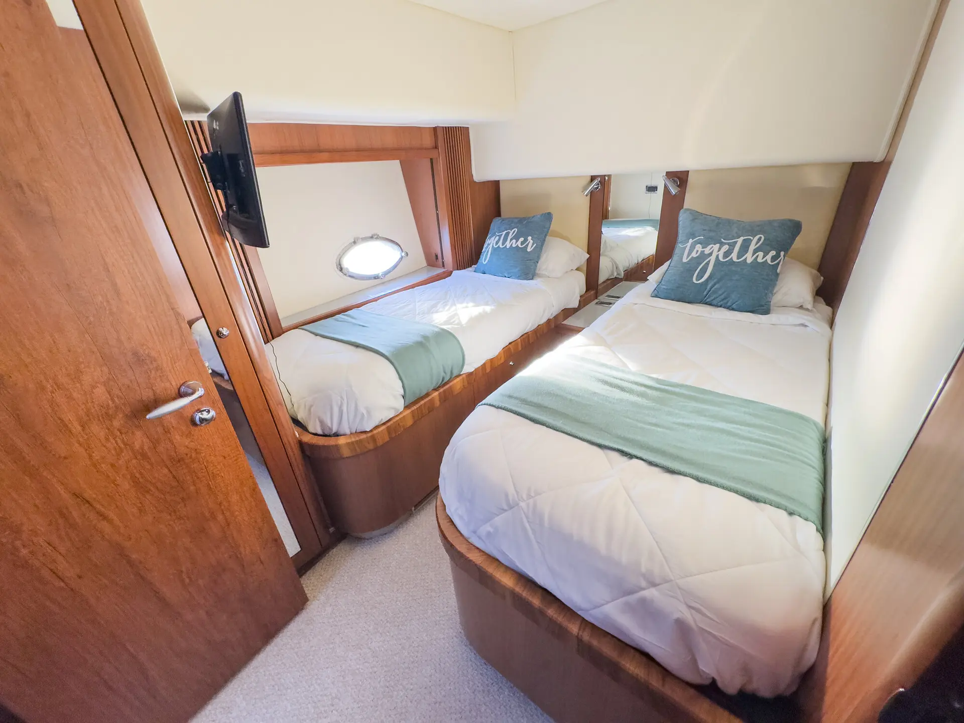 82FT SUNSEEKER PREDATOR - View 18